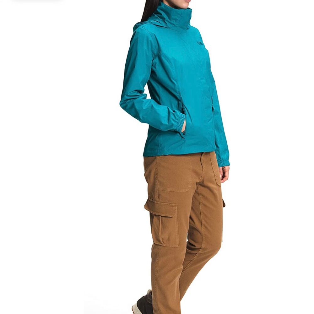 - NWT The North Face Resolve 2